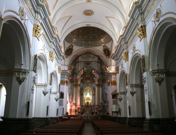 RECORRIDO RELIGIOSO Y MONSERRATE